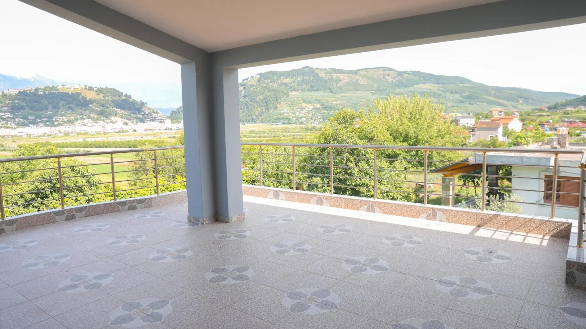 Amla'S Villa Berat